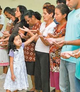 menina, milagres, igreja evangélica