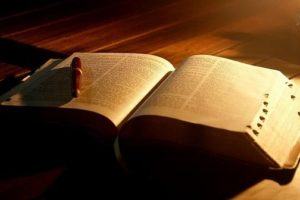 Mini curso GRÁTIS: Como arrumar tempo para ler a Bíblia Sagrada no seu dia-a-dia