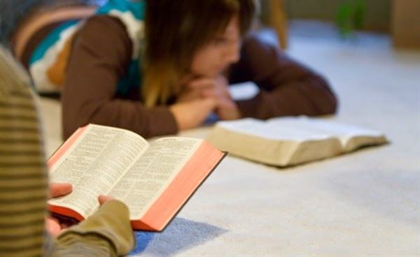 Os 4 benefícios de quem lê a Bíblia todos os dias