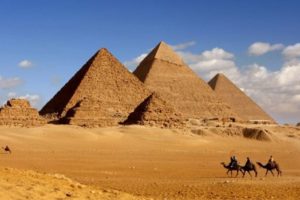 Os israelitas passaram 400 ou 430 no Egito? Por que a Bíblia cita os dois números?